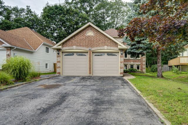 68 Dyer Drive, Wasaga Beach