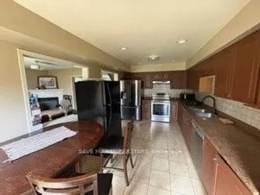 1 Pearl Drive Main, Orillia