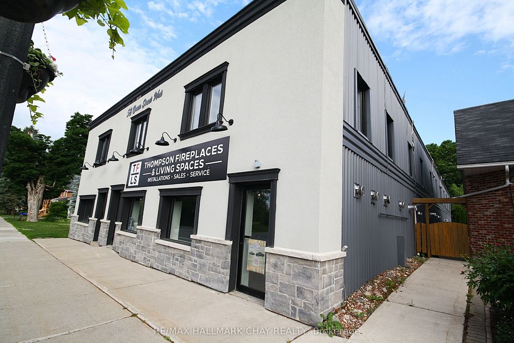 58 Queen St Street W, Springwater