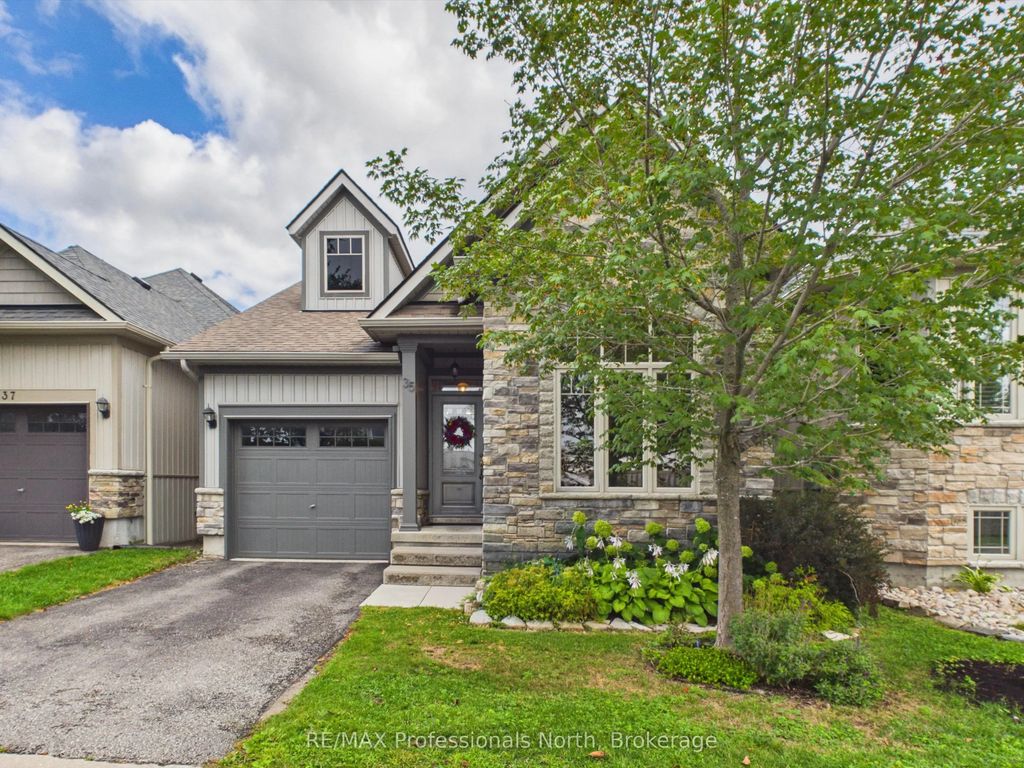 35 Canterbury Circle, Orillia
