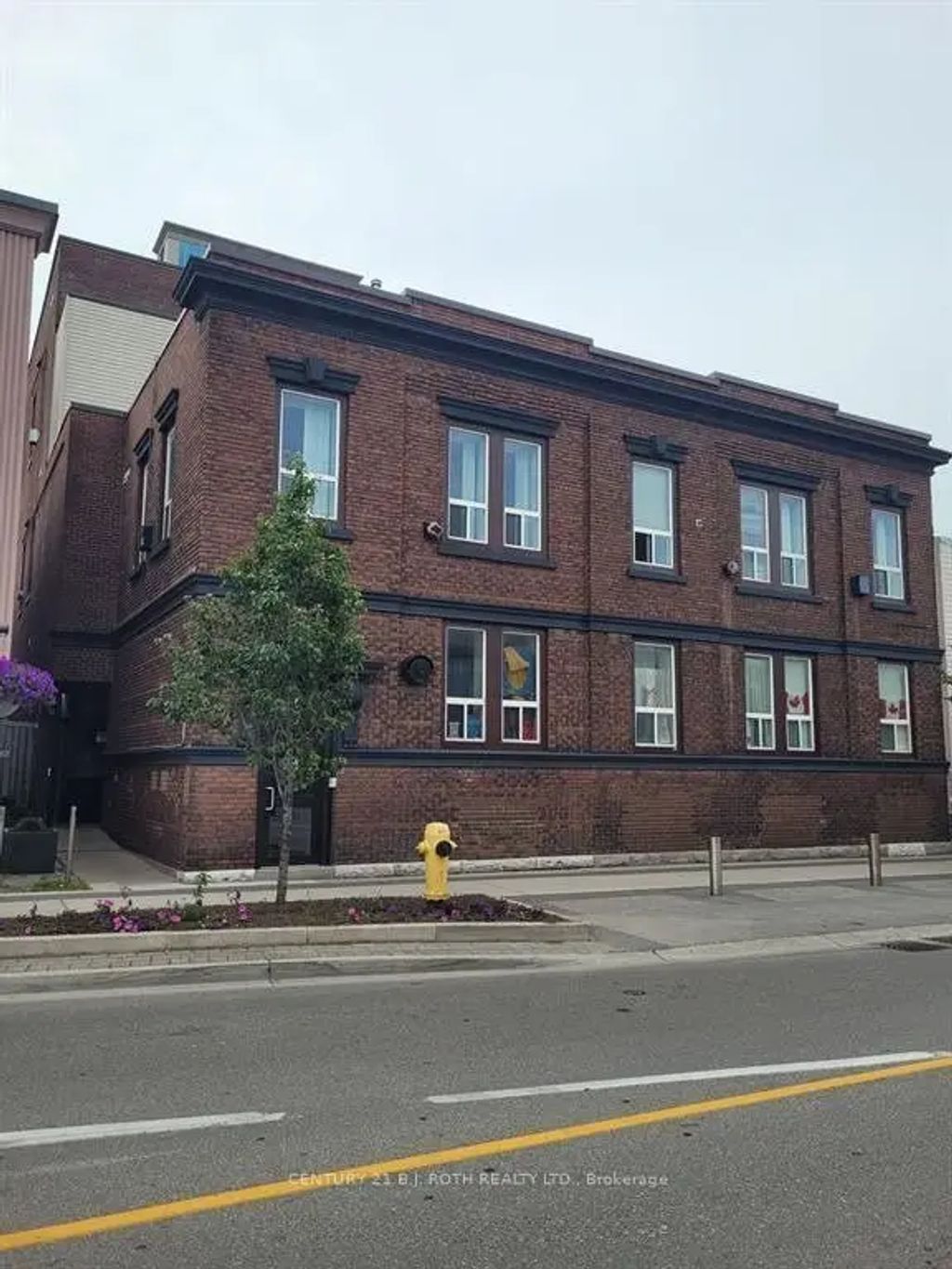 19 Dunlop Street W 105, Barrie