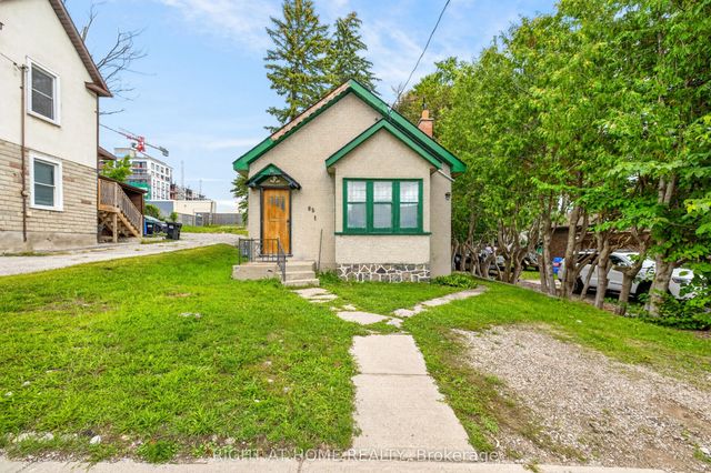 85 Maple Avenue, Barrie