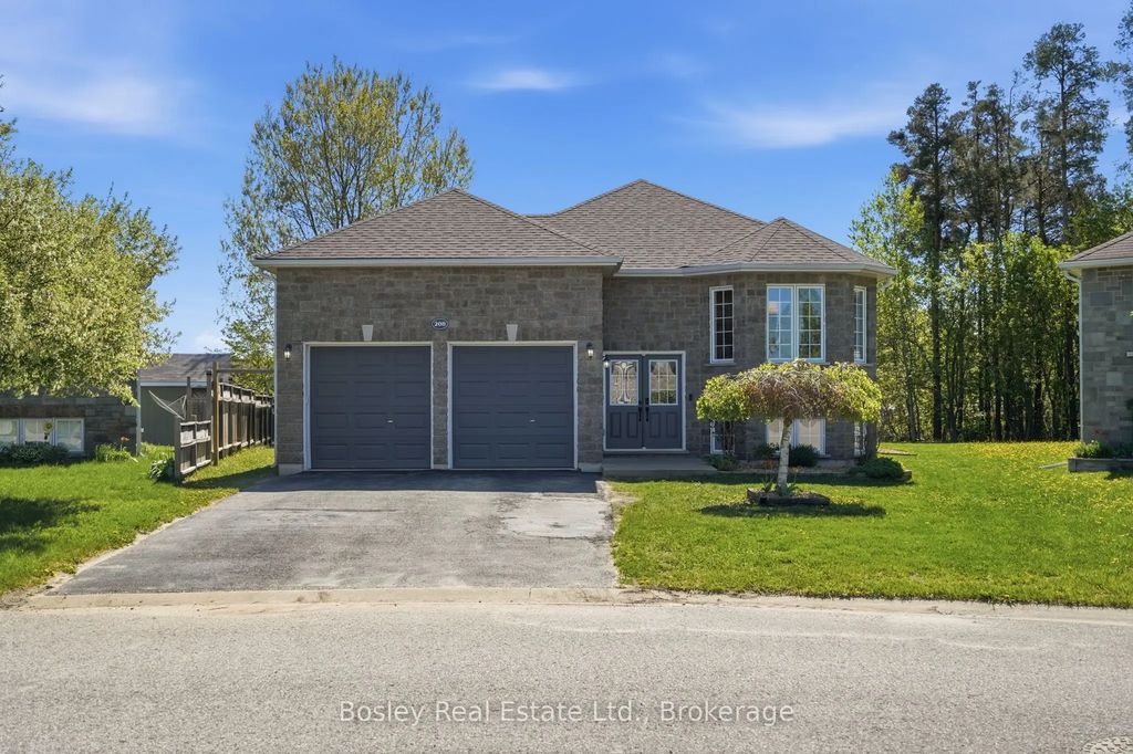 208 Lamont Court, Clearview