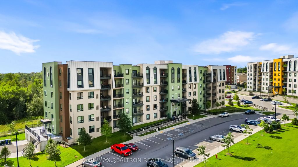 5 Chef Lane 213, Barrie