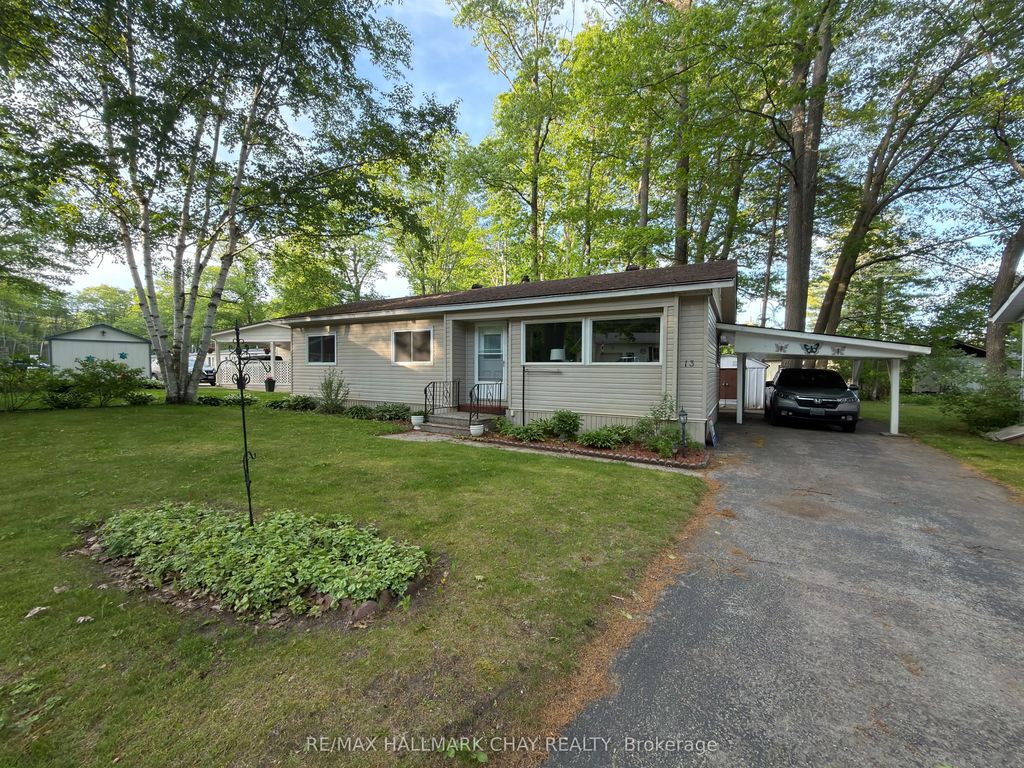 13 Carruthers Street N, Wasaga Beach