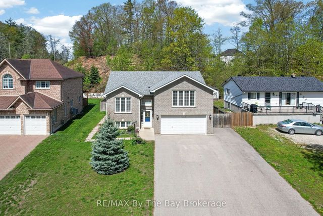 326 Golf Course Road, Wasaga Beach