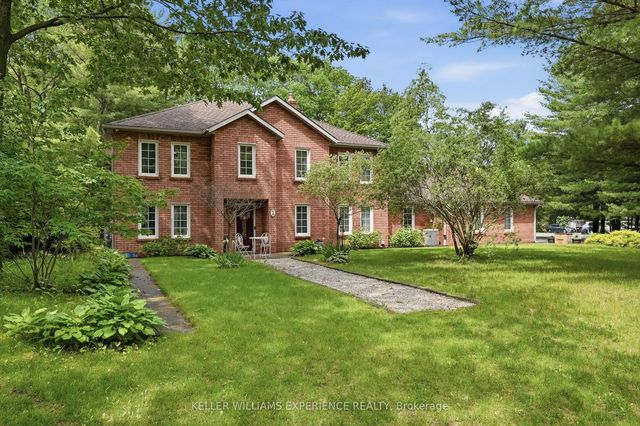 2 Seeley Court, Wasaga Beach