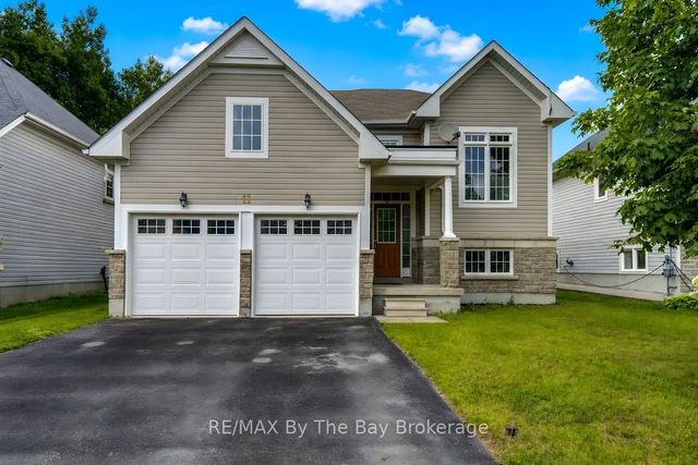11 Grand Poplar Lane, Wasaga Beach
