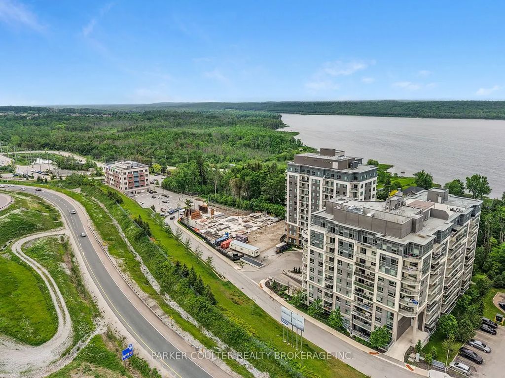 58 Lakeside Terrace 909, Barrie
