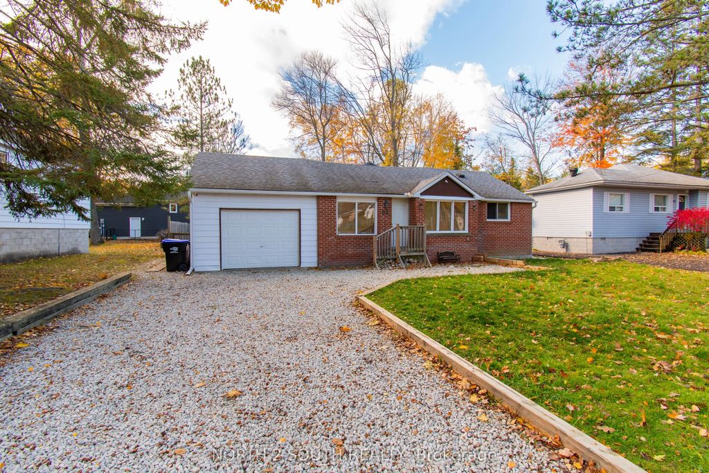 98 33rd Street N, Wasaga Beach