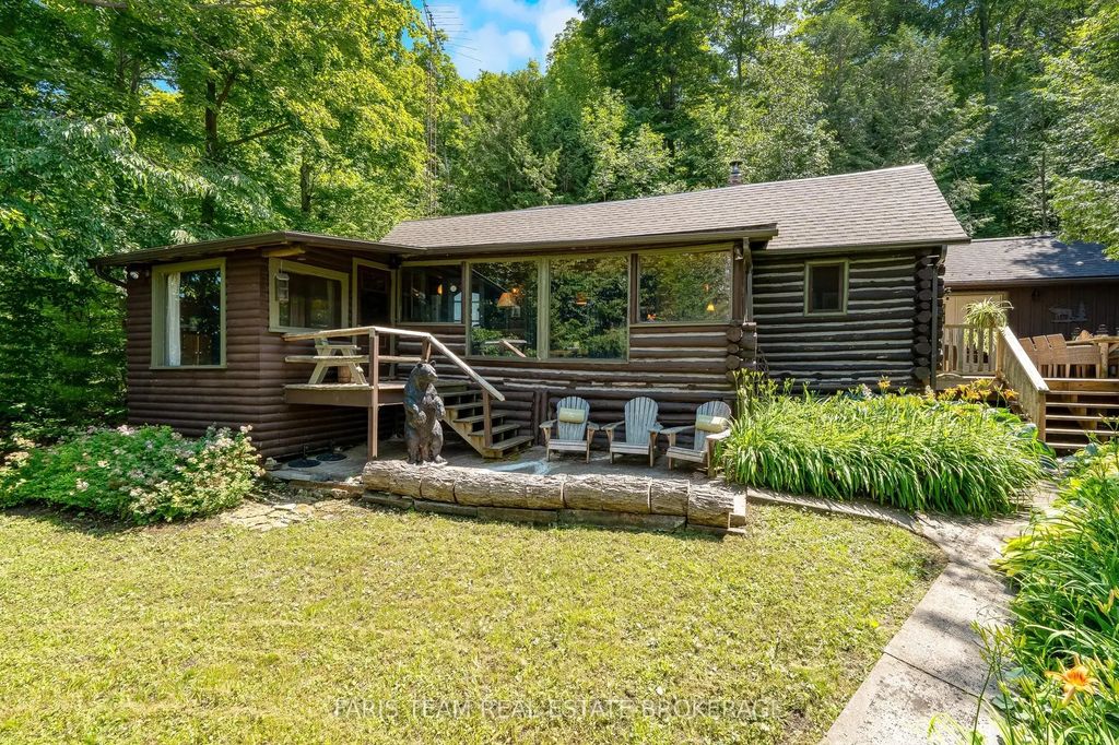 108 Shoreline Road, Tiny