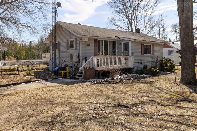 2121 Klondike Park Road, Wasaga Beach