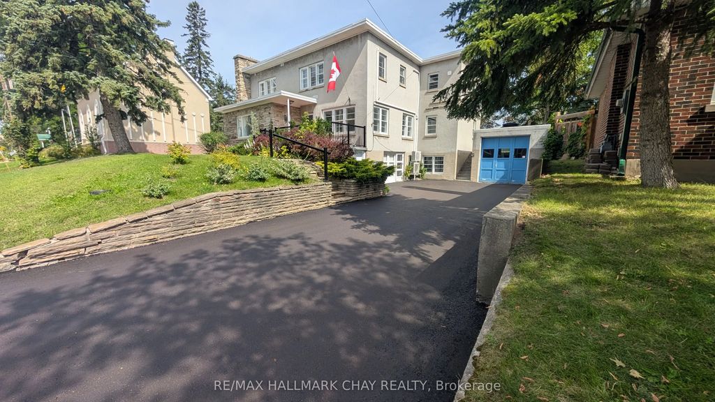 15 Parkside Drive 1, Barrie