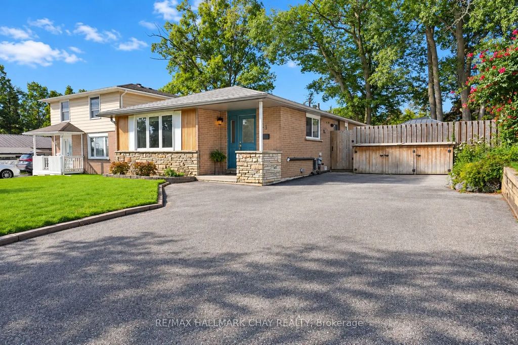 11 Daphne Crescent, Barrie