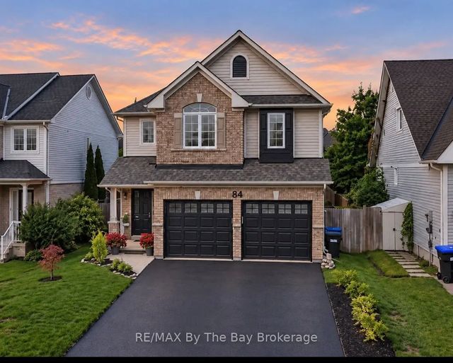 84 Wesley Avenue, Wasaga Beach