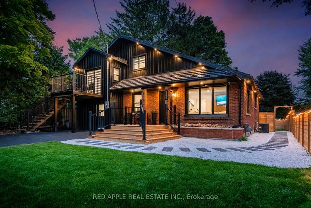 205 Hoyt Avenue, Tay