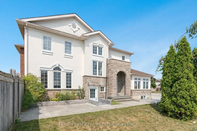 2 Vanessa Drive, Orillia