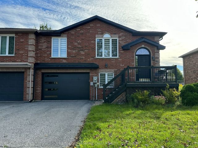 64 Logan Court, Barrie