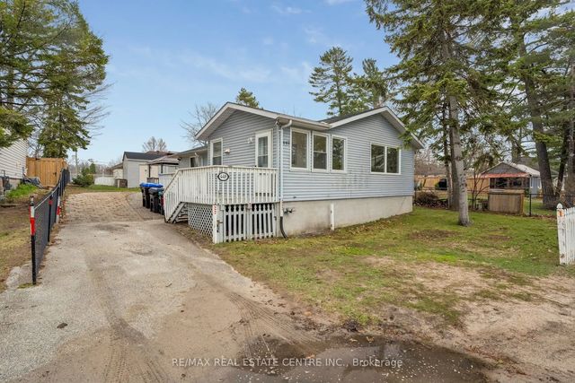 449 Mosley Street, Wasaga Beach