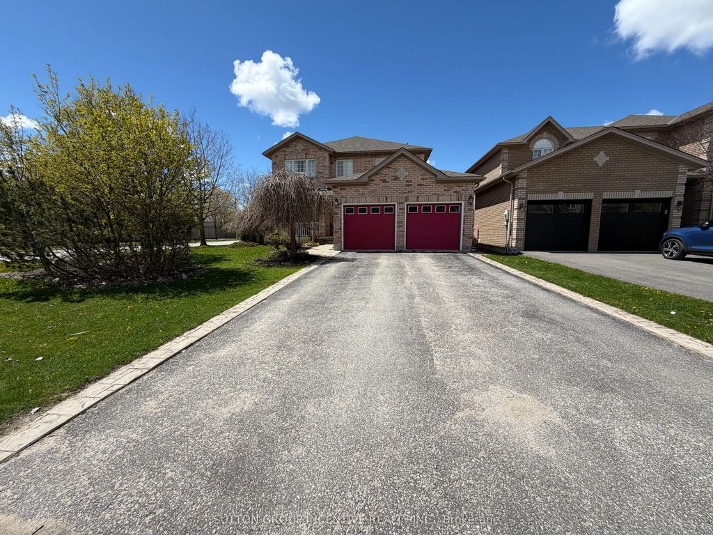 1 Buman Court, Barrie