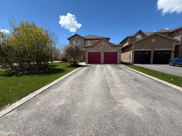 1 Buman Court, Barrie