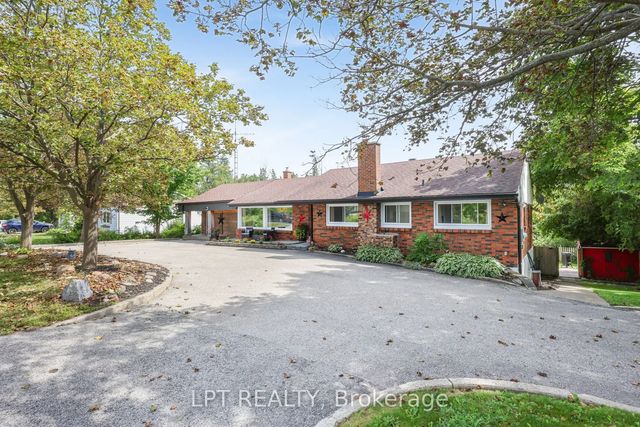 2447 Ridge Road W, Oro-Medonte
