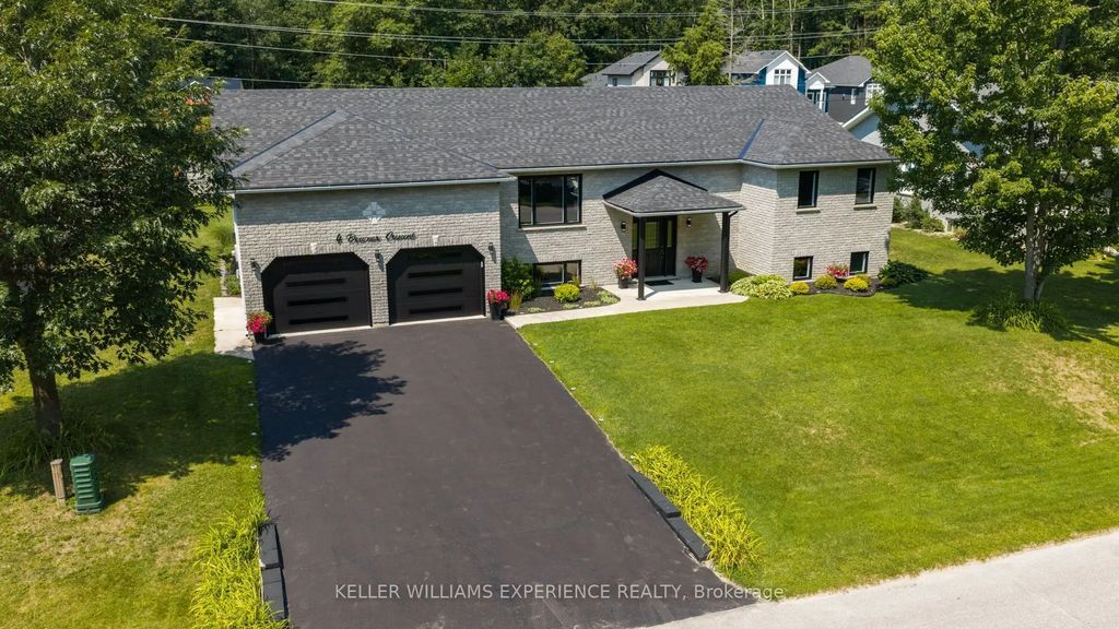 4 Downer Crescent, Wasaga Beach