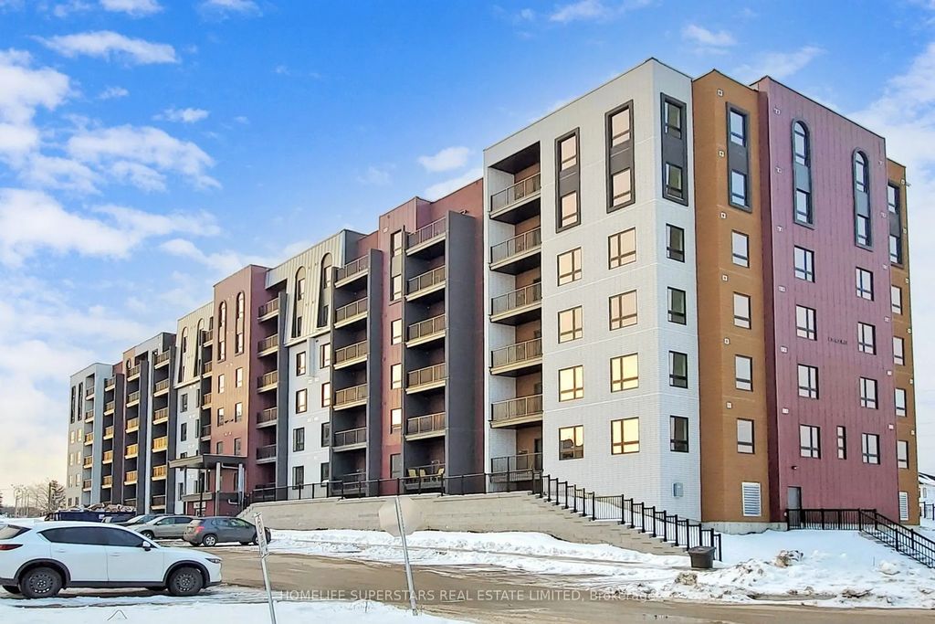 4 Spice Way 207, Barrie