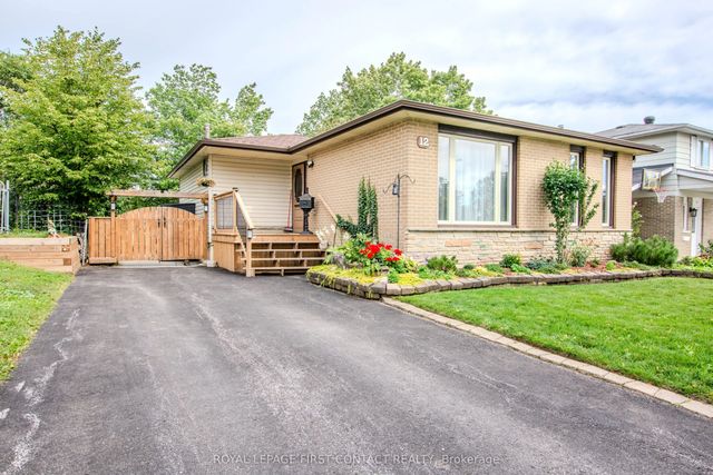 12 Daphne Crescent, Barrie