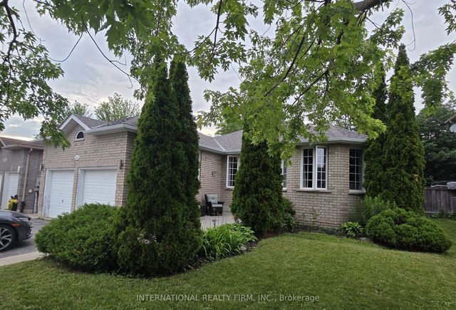 132 Esther Drive, Barrie