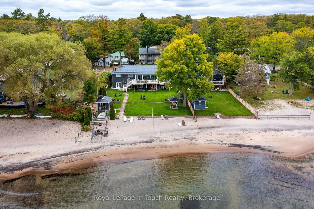 8 Tiny Beaches Road S, Tiny