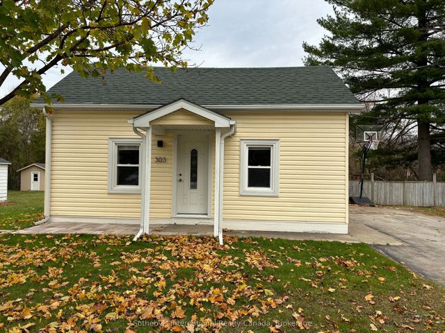 303 Oak Street, Collingwood