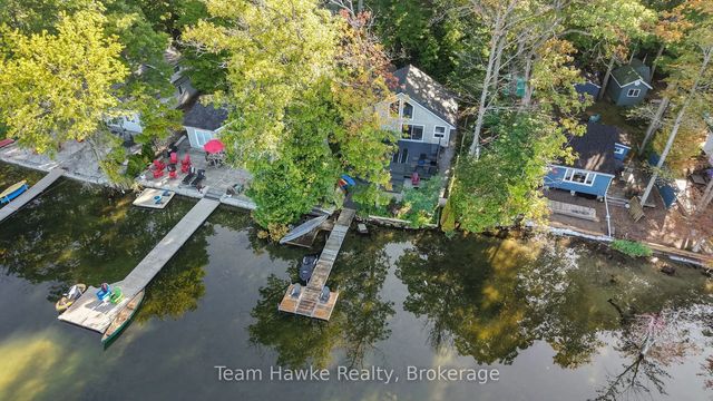 8 Farlain Lake Road E, Tiny