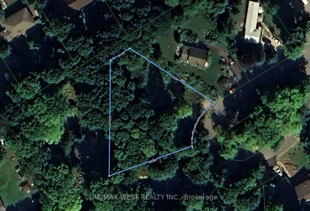 12 Lakeview Crescent, Tiny