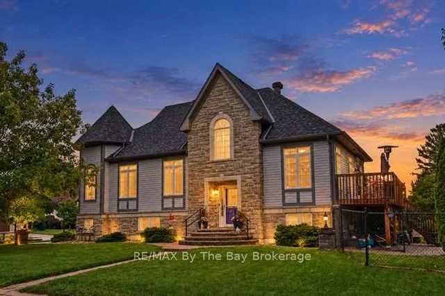 90 Meadowlark Boulevard, Wasaga Beach