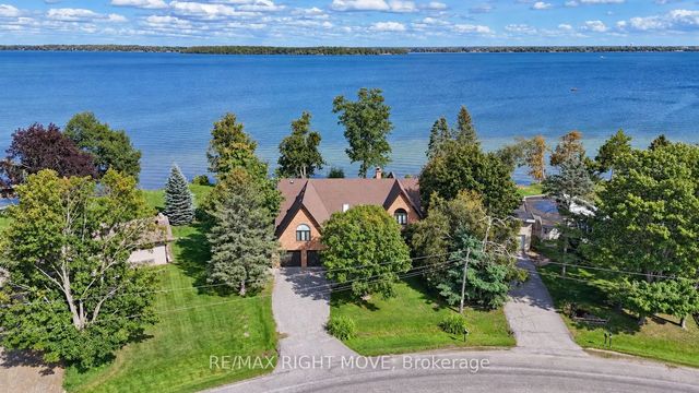 2199 Thomson Crescent, Severn