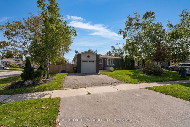 37 Hickling Trail, Barrie