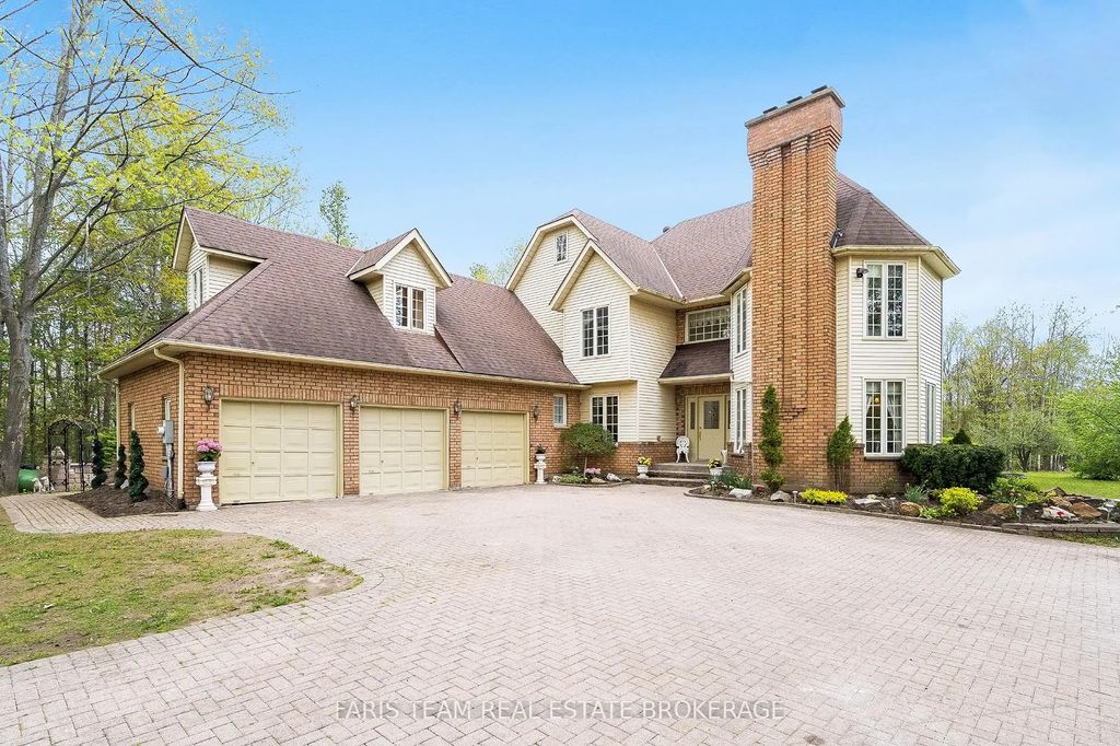 4 Mills Circle, Springwater
