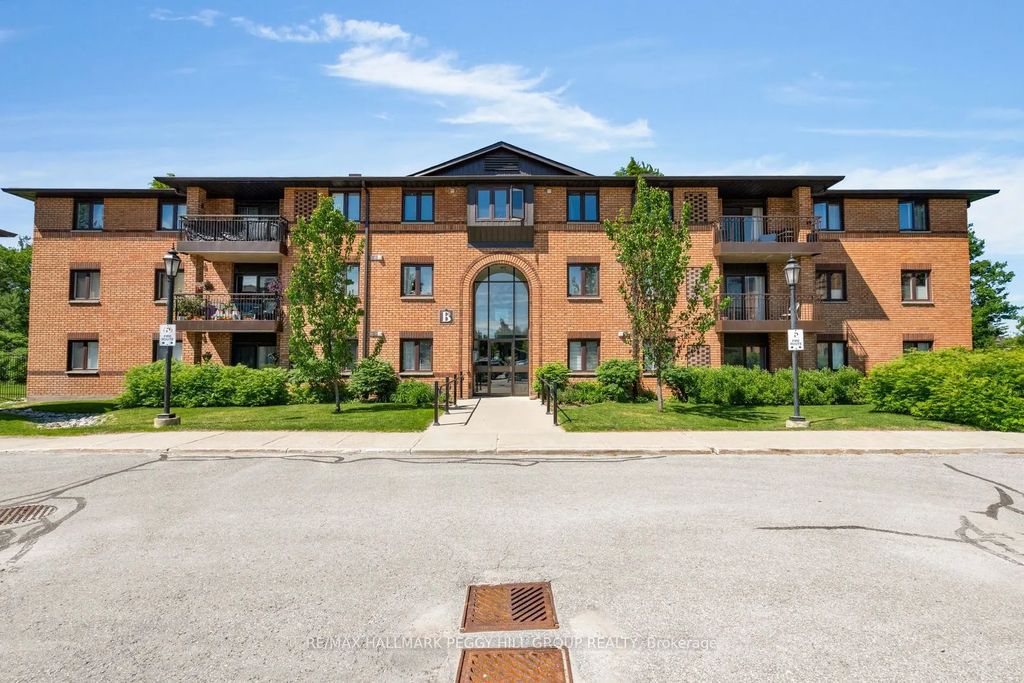 10b Coulter Street 211, Barrie