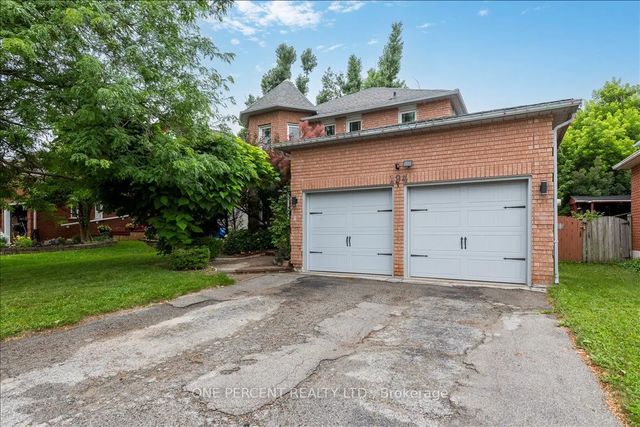194 Livingstone Street W, Barrie