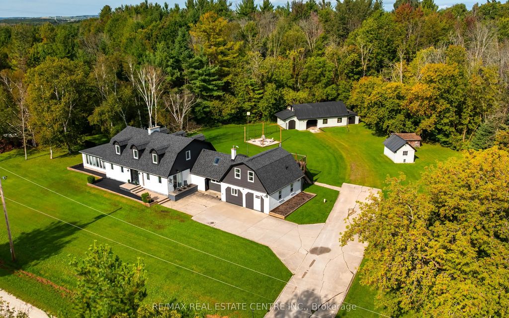 2570 Creemore Avenue, Clearview