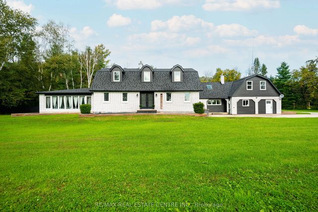 2570 Creemore Avenue, Clearview