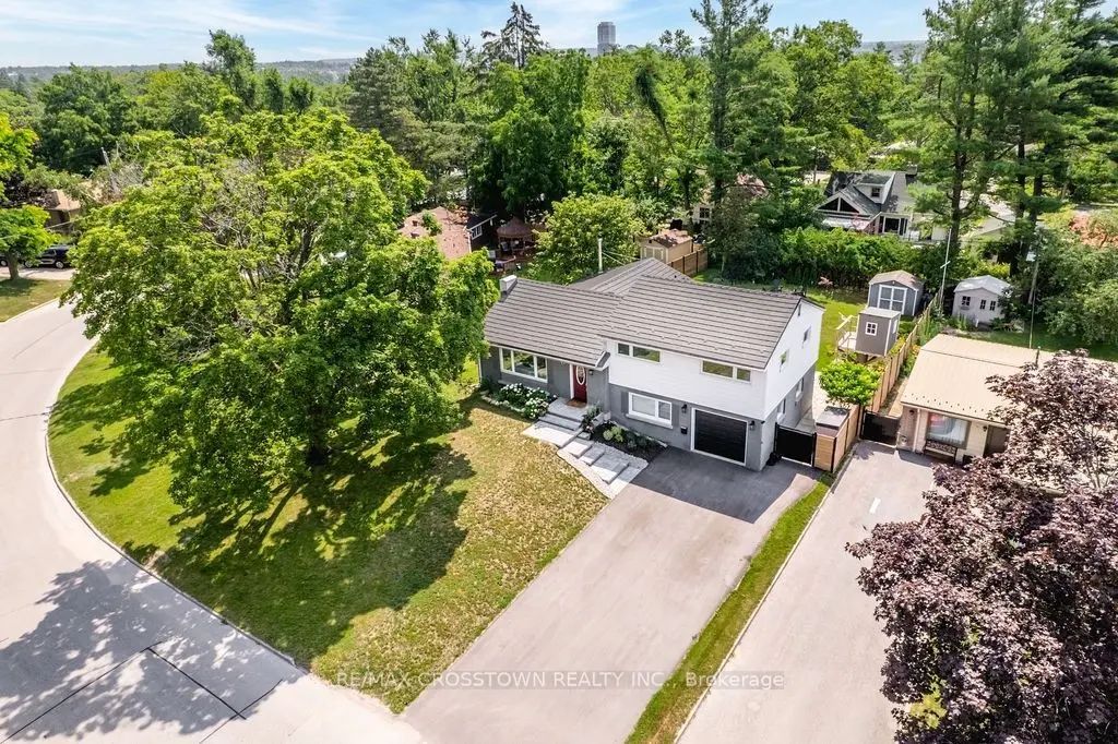 11 Castle Drive, Barrie