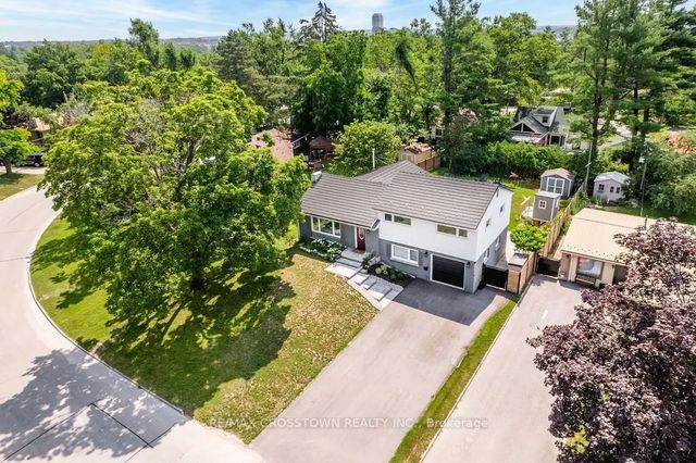 11 Castle Drive, Barrie