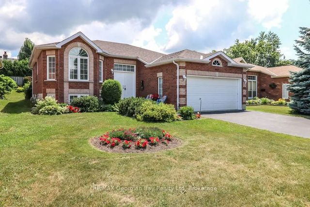 947 Montreal Street, Midland