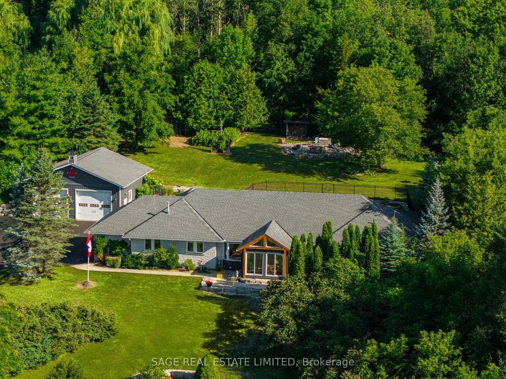 7632 County 9 Road, Clearview
