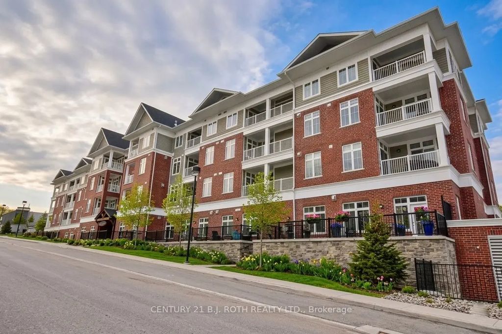 40 Horseshoe Boulevard 107, Oro-Medonte