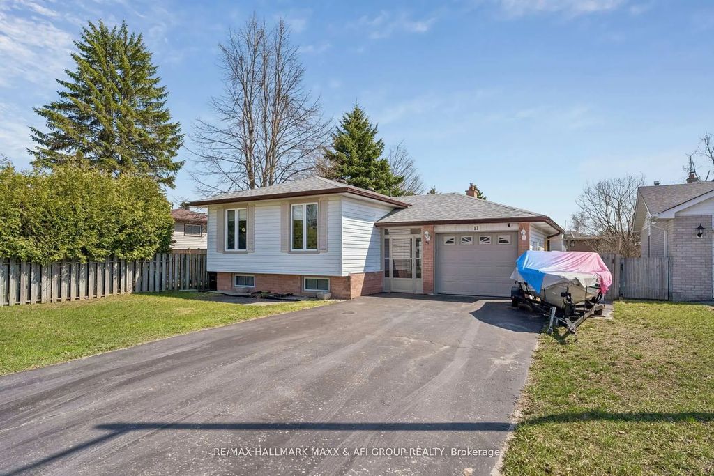 11 Charlotte Court, Barrie