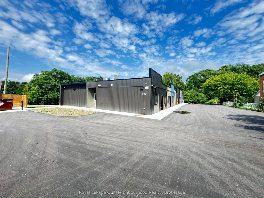 199 Pine Street 11, Tay