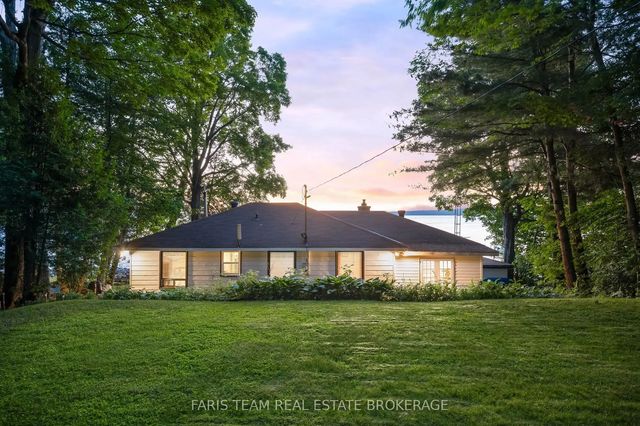 1697 Champlain Road, Tiny